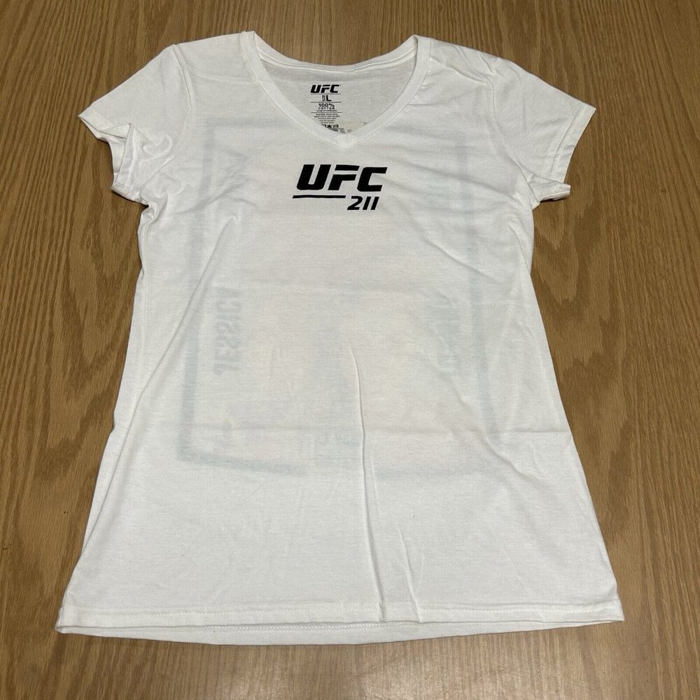UFC 211 2017 Poster Miocic vs Dos Santos White T-shirt Sz L